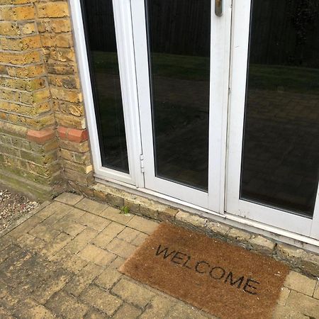 Spacious King Room With Private Entrance - Near Emirates And Camden And King'S Cross - 5 Min To Tube Finchley Exterior photo