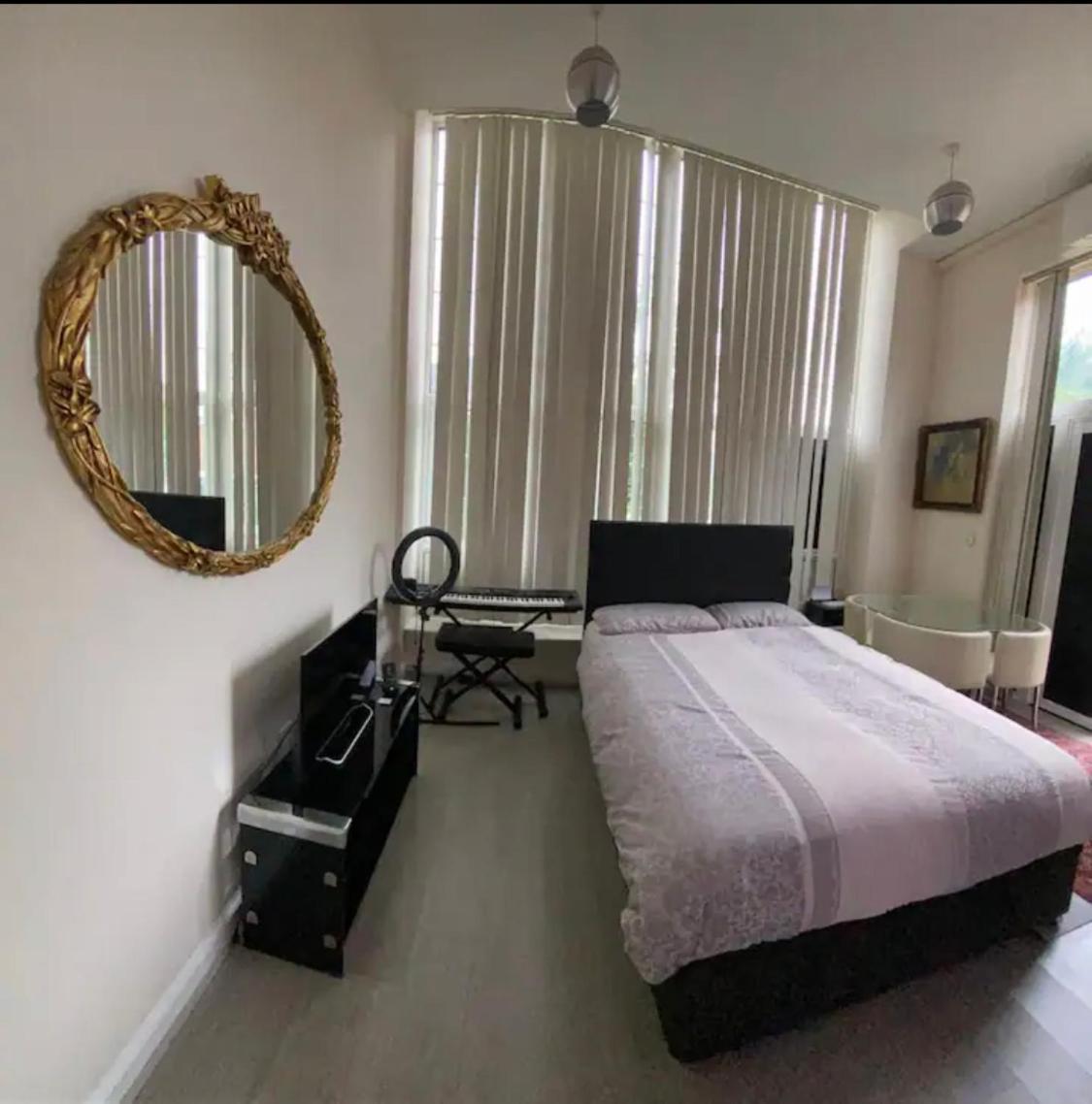Spacious King Room With Private Entrance - Near Emirates And Camden And King'S Cross - 5 Min To Tube Finchley Exterior photo