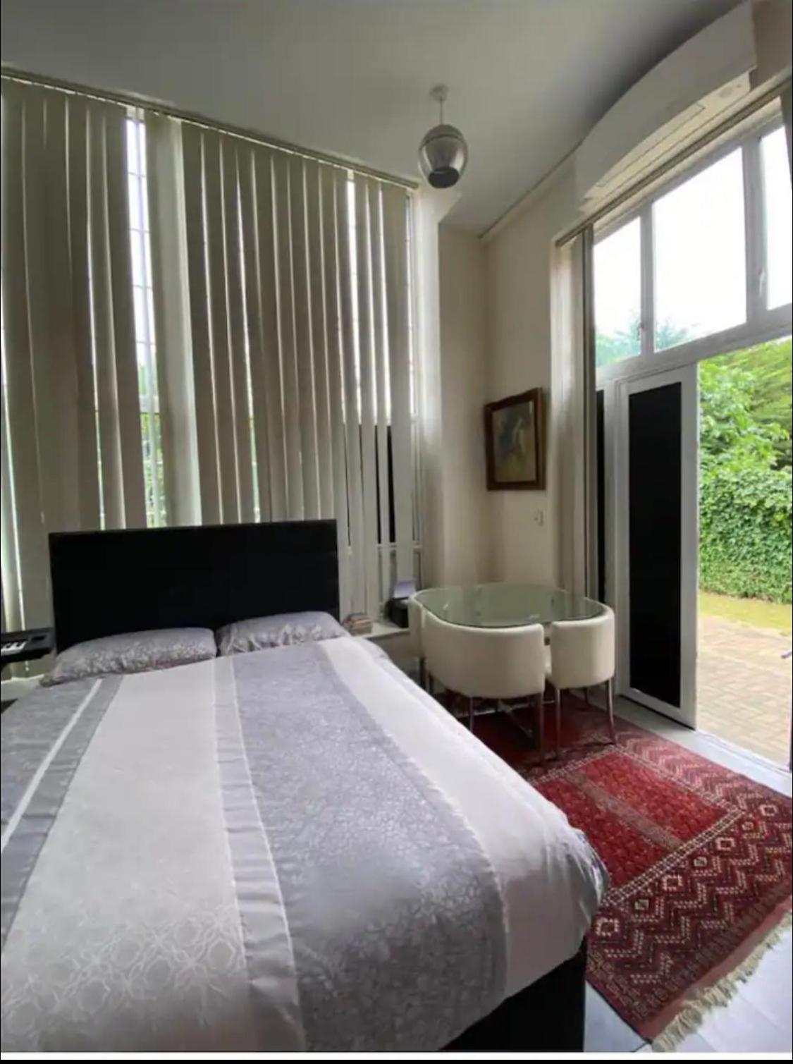 Spacious King Room With Private Entrance - Near Emirates And Camden And King'S Cross - 5 Min To Tube Finchley Exterior photo